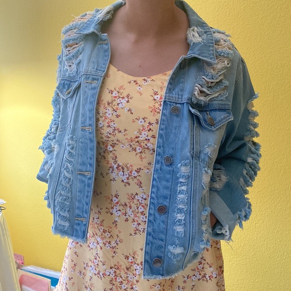 Jean jacket super trendy - Picture 2 of 9
